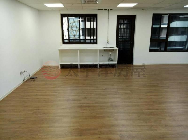 B086副都心捷運旁都峰苑+車位 (專任),新北市新莊區新北大道四段