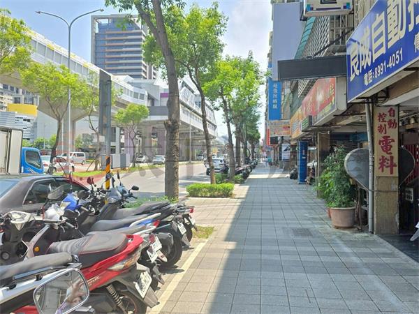 C014-幸福捷運站顯眼店面,新北市新莊區思源路