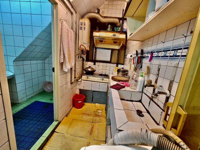 E007-三和夜市台北橋捷運低總價3樓雅寓,新北市三重區三和路二段