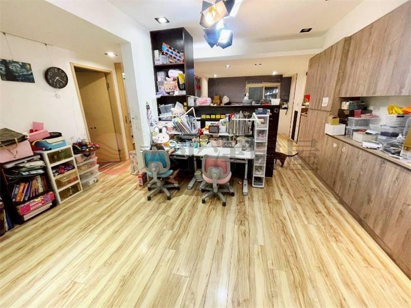 E130榮星花園邊間三樓大四房,台北市中山區民族東路