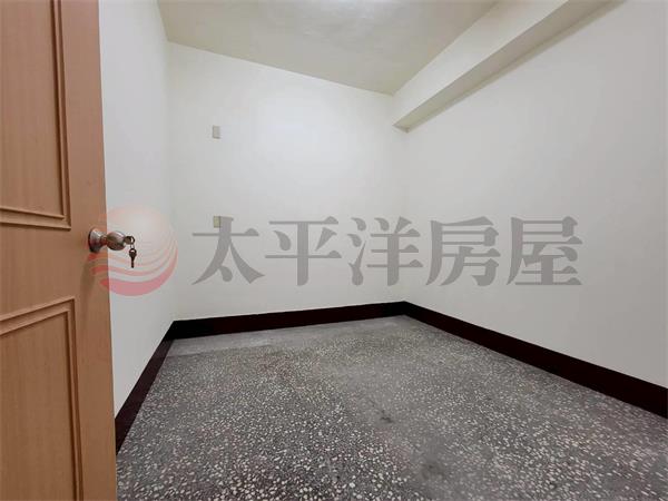 E241集美商圈邊間3樓 （專約）,新北市三重區重新路四段