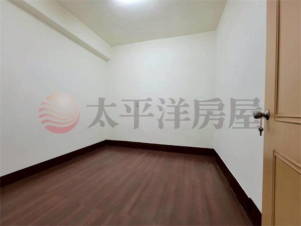 E241集美商圈邊間3樓 （專約）,新北市三重區重新路四段