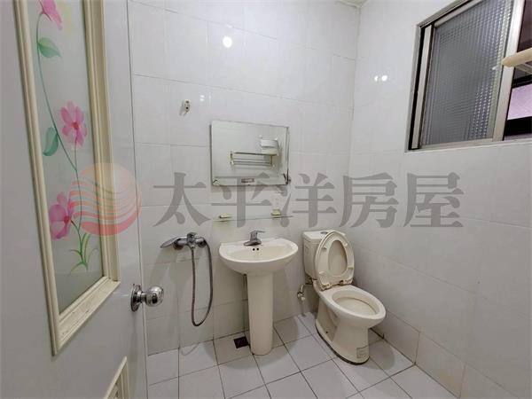 E241集美商圈邊間3樓 （專約）,新北市三重區重新路四段