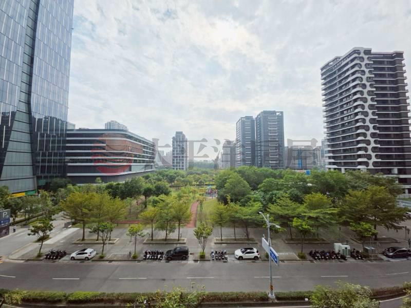 B92全新面公園景觀雙衛浴二房+車位,新北市新莊區中央路