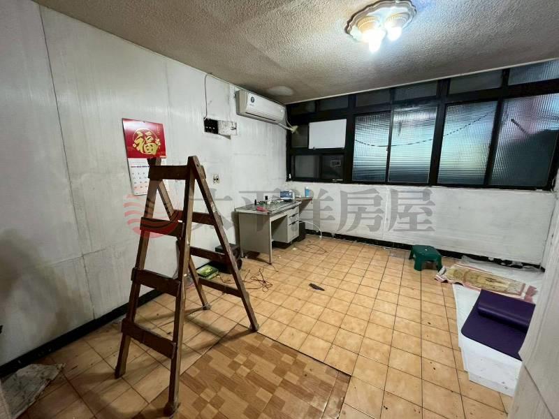 E220商業區市場666透天店面,新北市三重區仁愛街