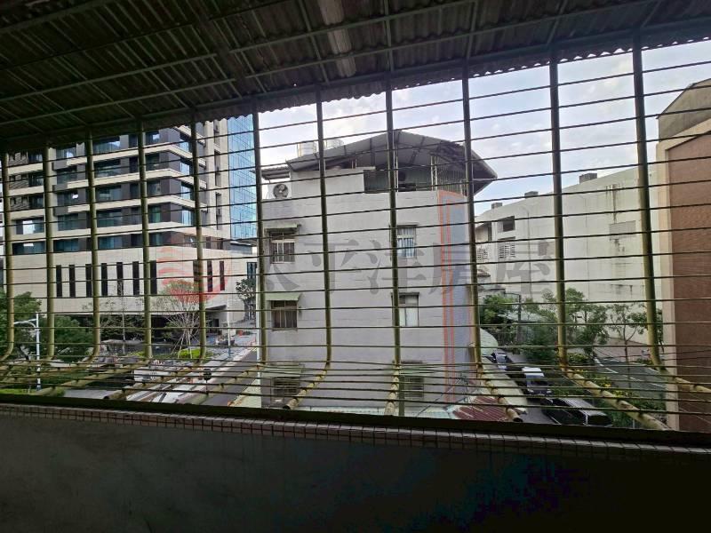 E194板新捷運站旁四樓雅寓,新北市板橋區中山路一段