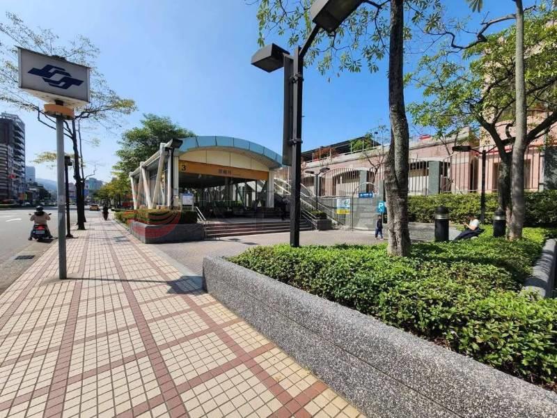 A81迴龍捷運邊間美3房,新北市新莊區中正路