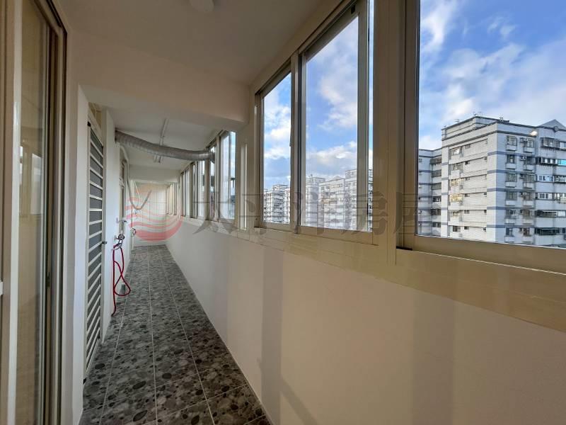 E090-陽光國宅4+1房精品大空間,新北市林口區麗園一街