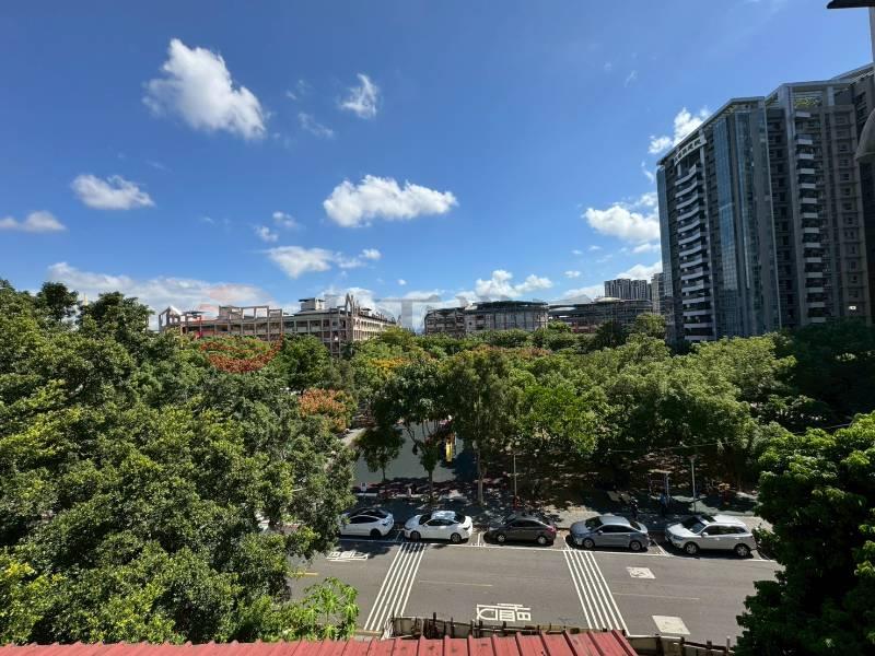 E106-三民路家樂福高樓層美寓,新北市板橋區三民路二段