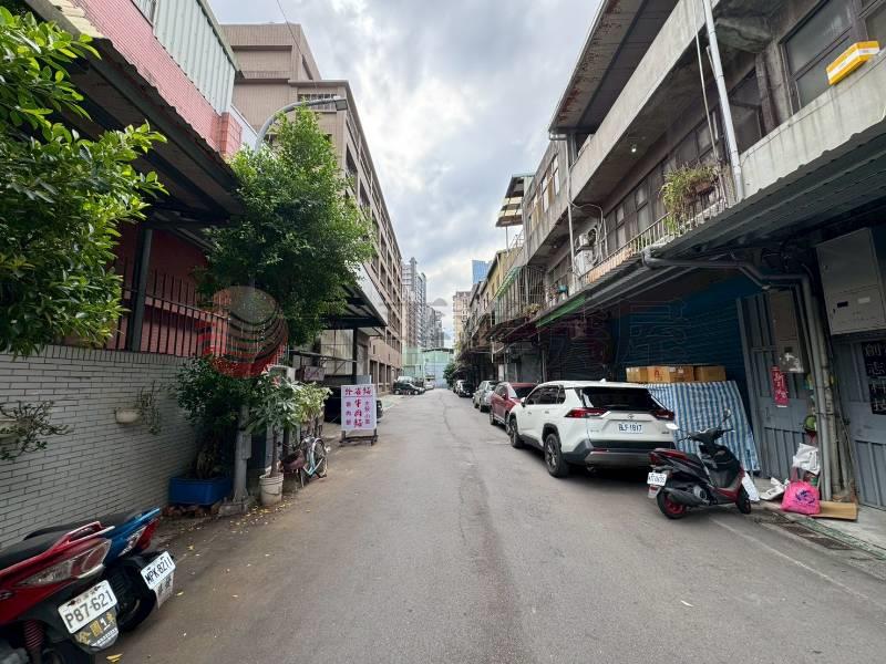 A023-化成挑高廠辦,新北市新莊區化成路
