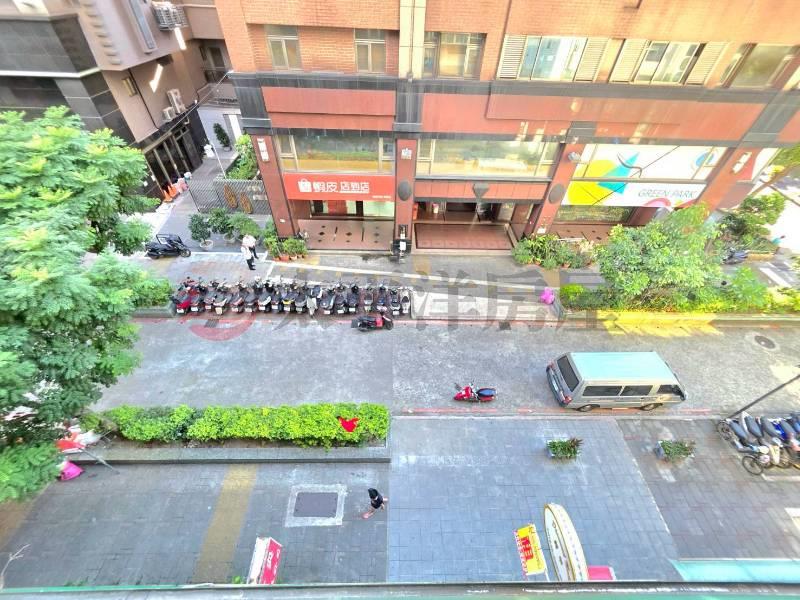 A052-窗外綠意盎然,新北市新莊區中安街