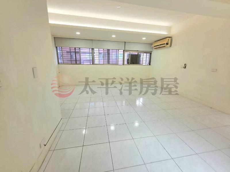 A052-窗外綠意盎然,新北市新莊區中安街