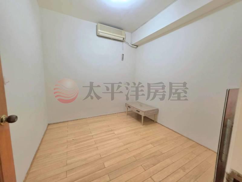 A052-窗外綠意盎然,新北市新莊區中安街