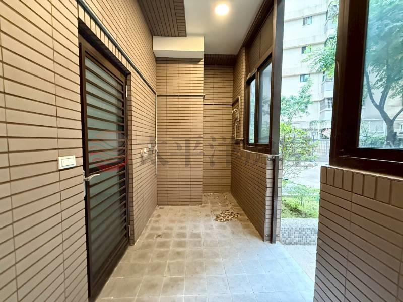 E239台北京城店面A11,新北市蘆洲區仁愛街