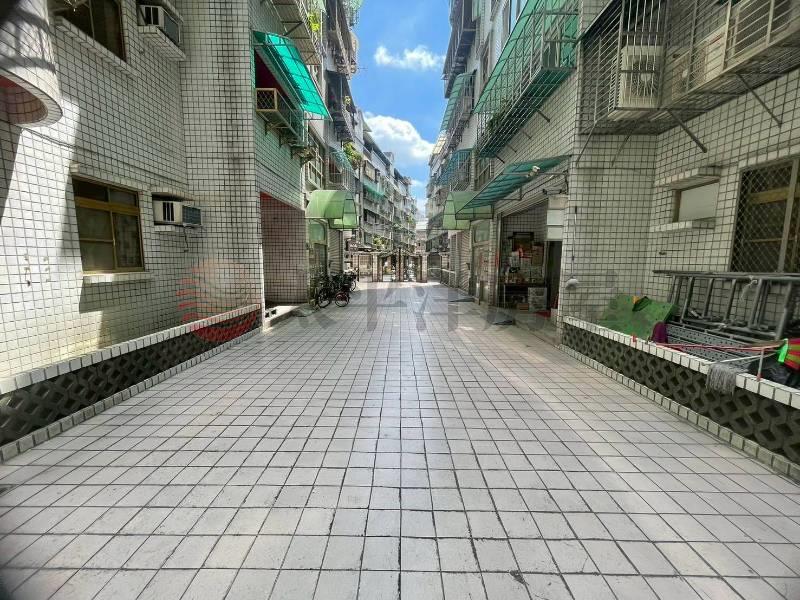 B75建安大大的擁抱華廈,新北市新莊區建安街