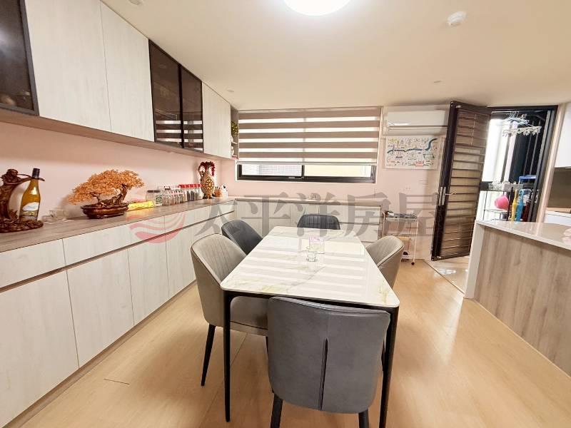 E234甲山林天墅精品美屋挑高五米,新北市汐止區東勢街