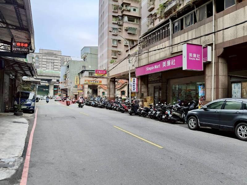 E249阿勇A十米活巷透天廠,新北市三重區大勇街