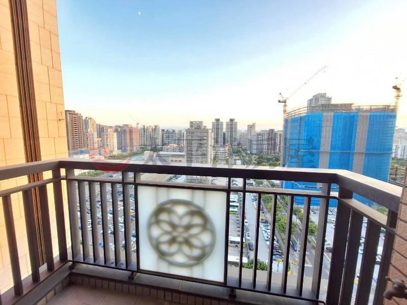 B024-米蘭公園高樓景觀2房雙車,新北市新莊區中央路