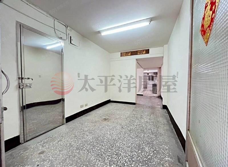 E035-捷運三重國小挑高１樓,新北市三重區正義北路