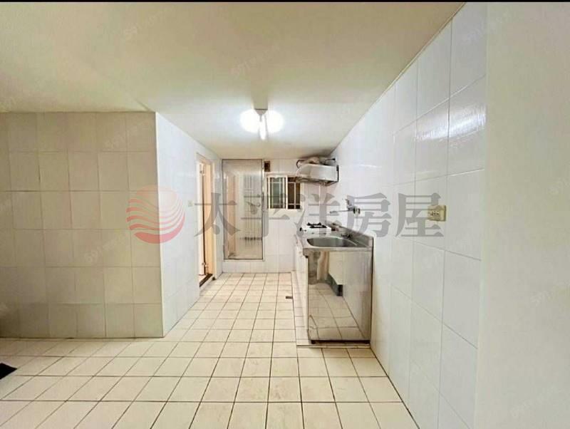 E035-捷運三重國小挑高１樓,新北市三重區正義北路