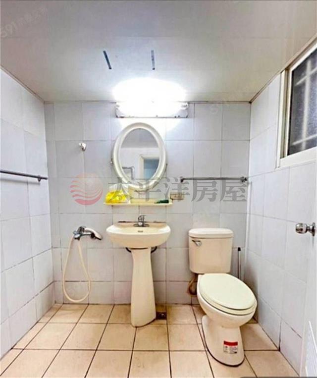 E035-捷運三重國小挑高１樓,新北市三重區正義北路