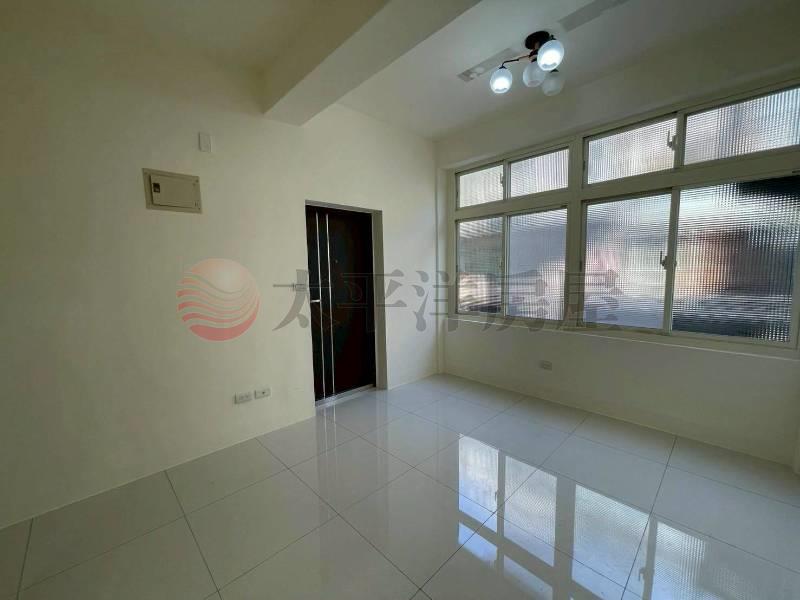 E028-仁愛邊間亮亮三房全新裝潢二樓,新北市三重區仁愛街