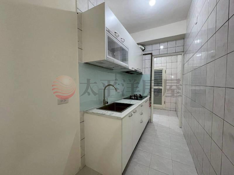 E028-仁愛邊間亮亮三房全新裝潢二樓,新北市三重區仁愛街