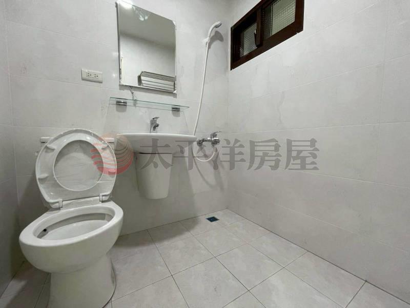 E028-仁愛邊間亮亮三房全新裝潢二樓,新北市三重區仁愛街