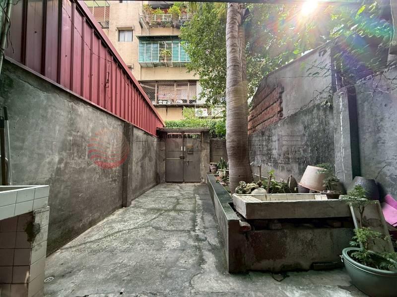 A070-稀有庭院挑高一樓,新北市新莊區新莊路