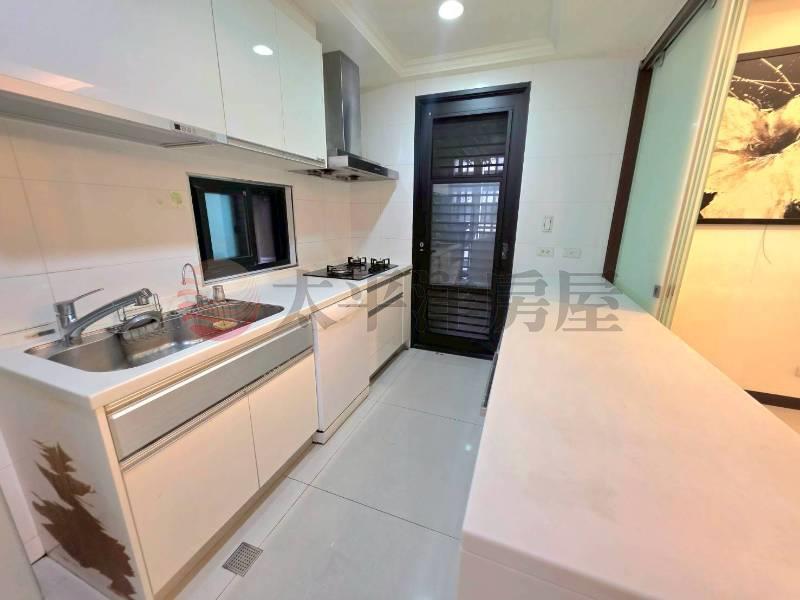 B035-米蘭公園二房車,新北市新莊區中央路