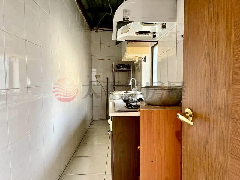 A045-新泰邊間 大空間4房,新北市新莊區新泰路