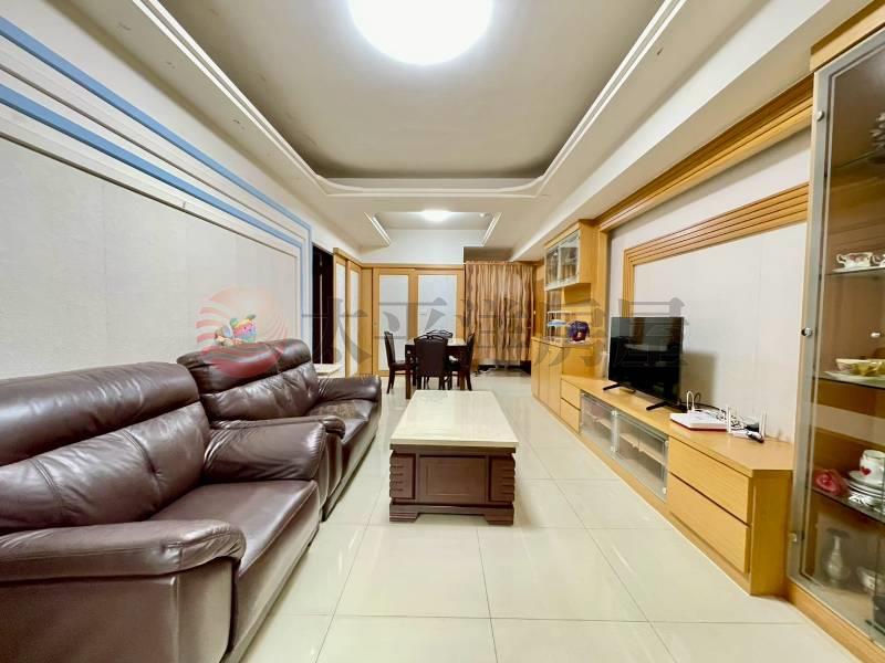 B041-歐洲村 邊間 低總價三房,新北市新莊區中平路