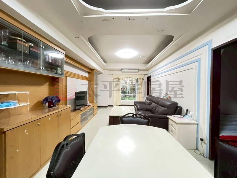 B041-歐洲村 邊間 低總價三房,新北市新莊區中平路