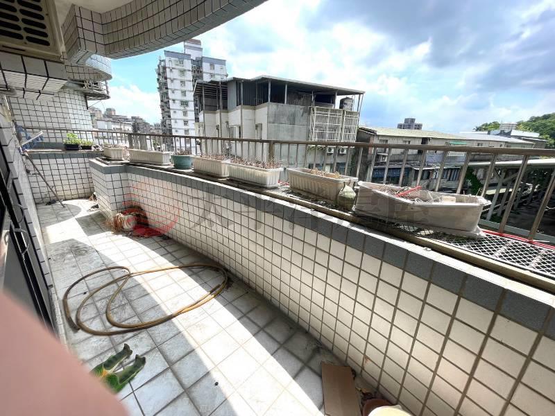 E012-碧瑤山莊三房+車位,新北市泰山區辭修路