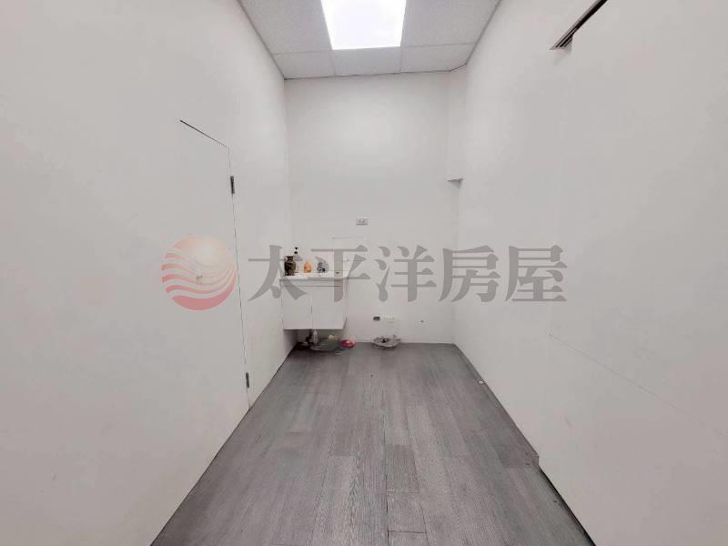 C010-民安西路商圈 黃金一樓新年旺鋪,新北市新莊區民安西路