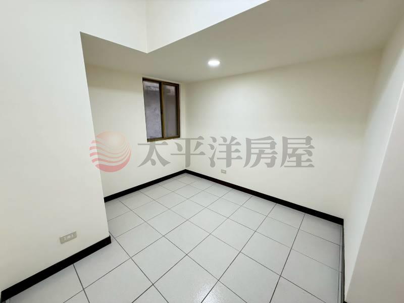 B031-學區低公設美三房車,新北市新莊區民安路