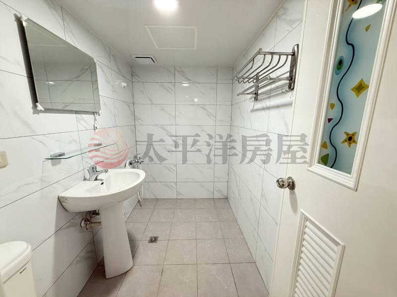 B031-學區低公設美三房車,新北市新莊區民安路