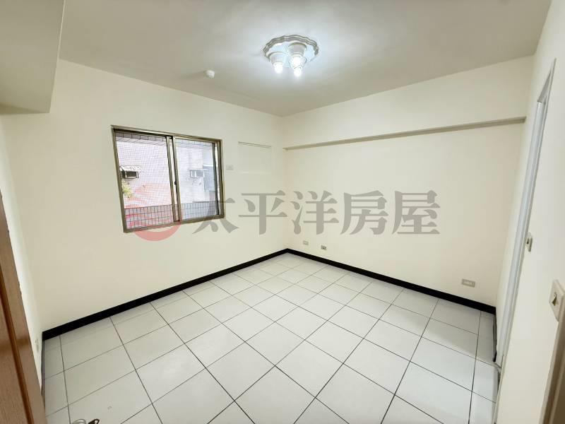 B031-學區低公設美三房車,新北市新莊區民安路