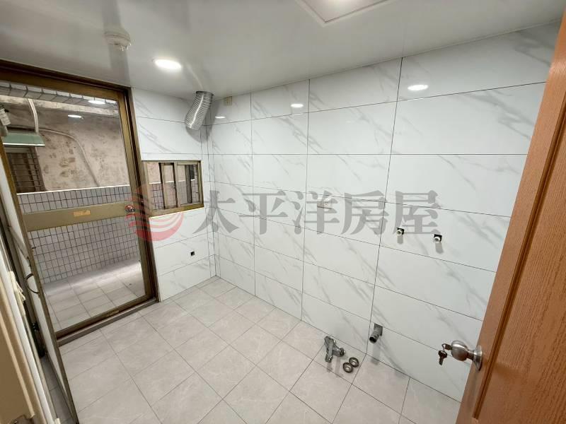 B031-學區低公設美三房車,新北市新莊區民安路