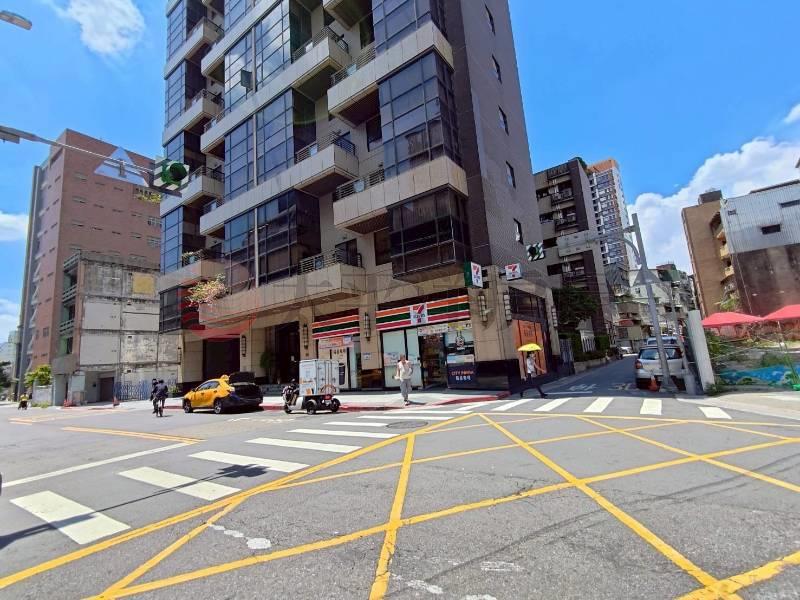 E143-萬華西園黃金店面(B)+1車位,台北市萬華區西園路一段