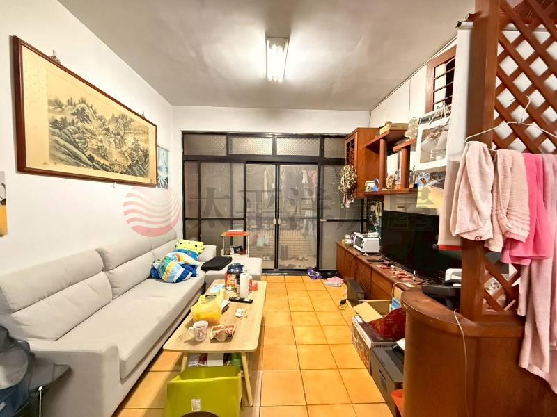 A010-前後陽台方正二樓,新北市新莊區中港路