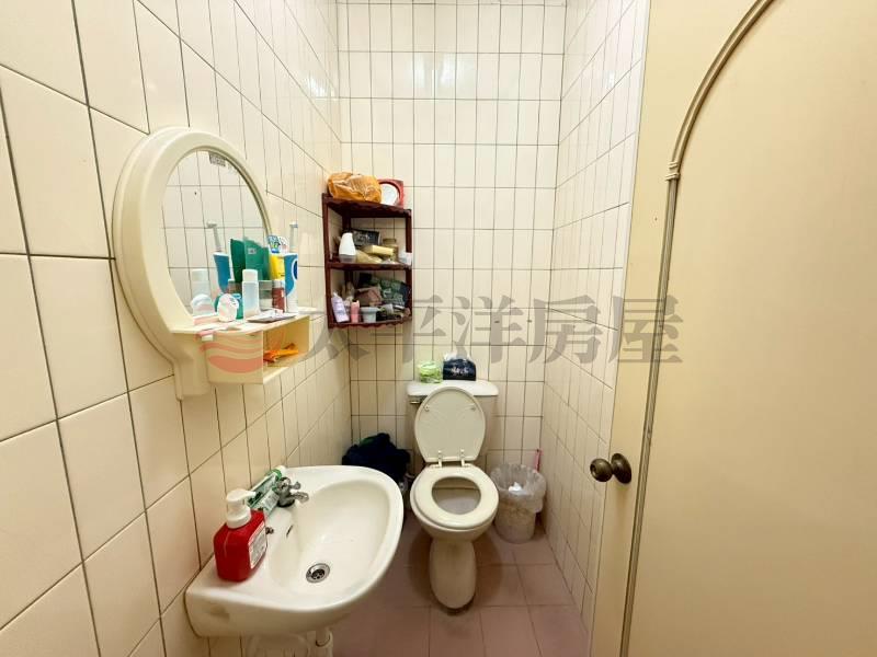 A010-前後陽台方正二樓,新北市新莊區中港路