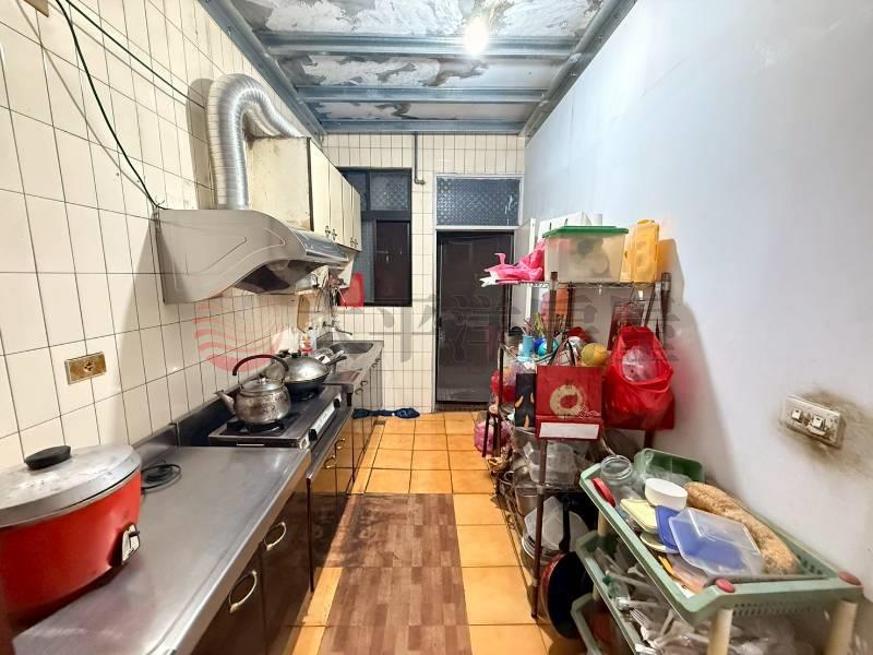 A010-前後陽台方正二樓,新北市新莊區中港路