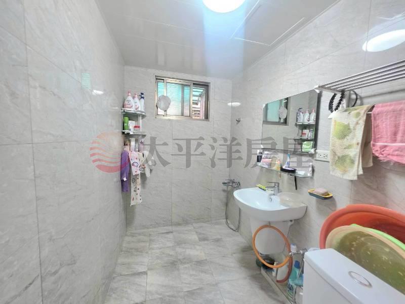 B008-陽光綠堤華廈三房,新北市新莊區五工一路