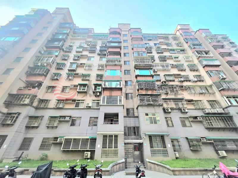 B008-陽光綠堤華廈三房,新北市新莊區五工一路