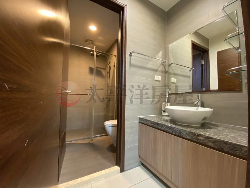 B108文學苑三房雙車位,新北市新莊區榮華路一段