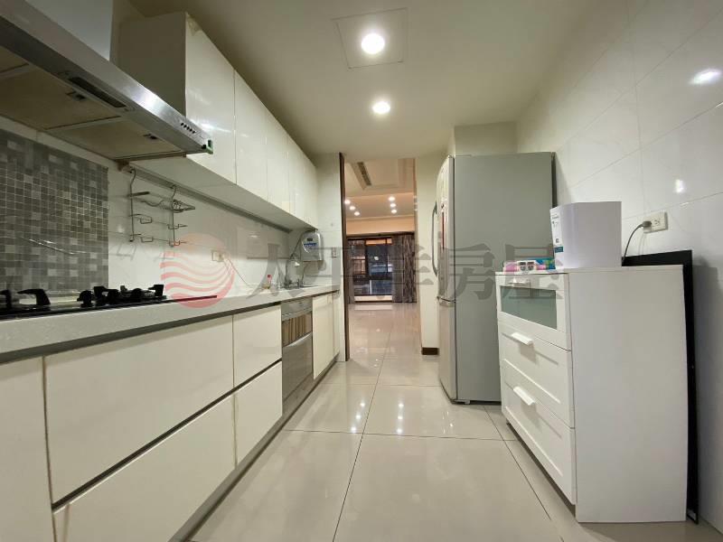 B108文學苑三房雙車位,新北市新莊區榮華路一段