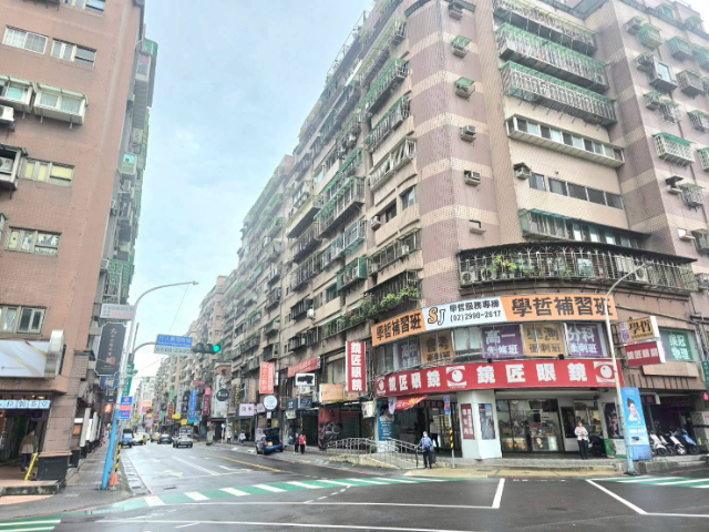 C016-幸福路顯眼金店面,新北市新莊區幸福路