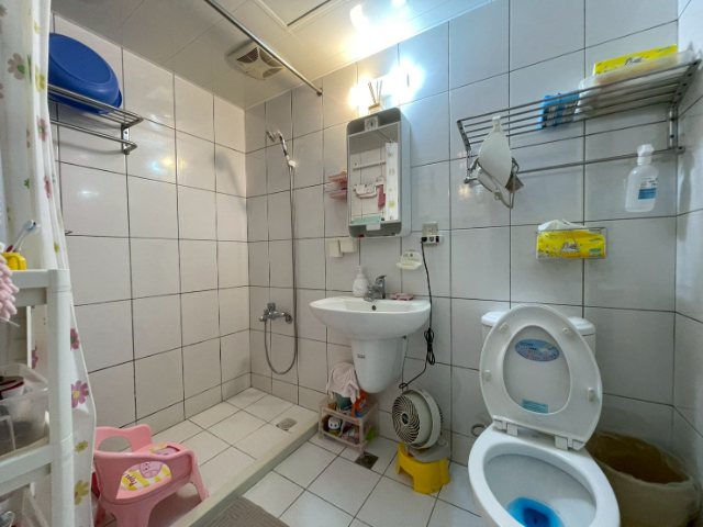 A033-邊間採光國泰格局4房,新北市新莊區建中街