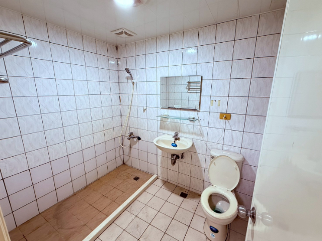 A026-中港大空間二樓,新北市新莊區中港路